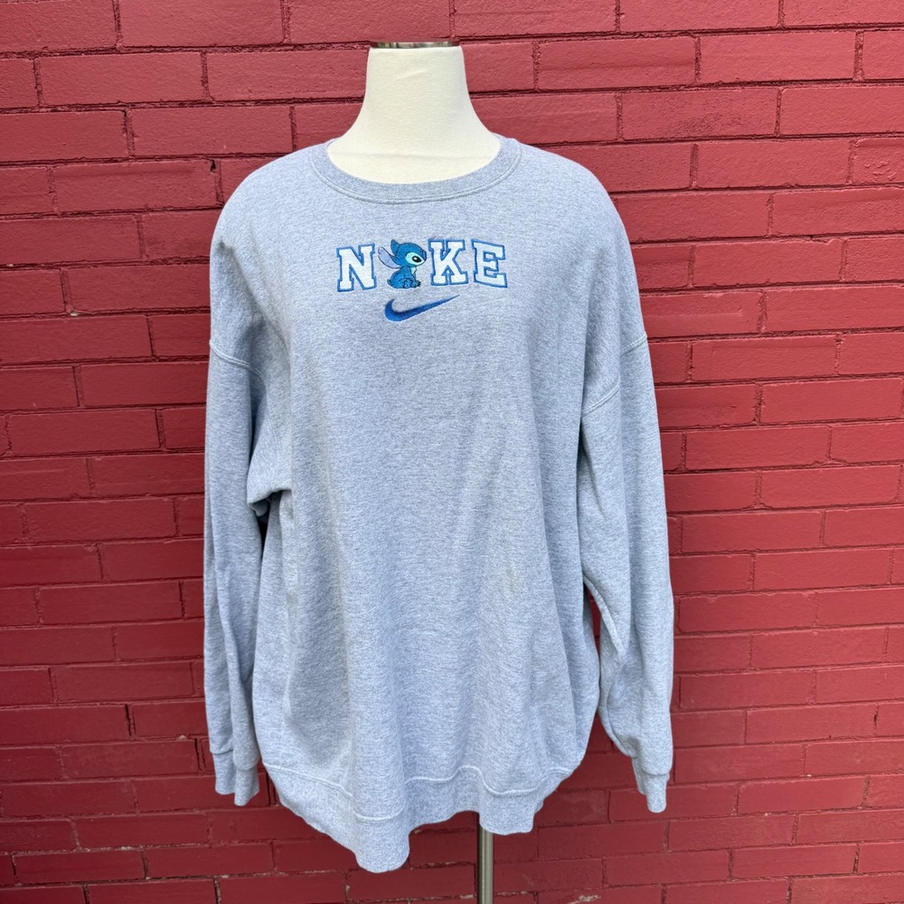 Nike Stitch Embroidered Crewneck Sweatshirt Heather Gray Womens 2XL Disney